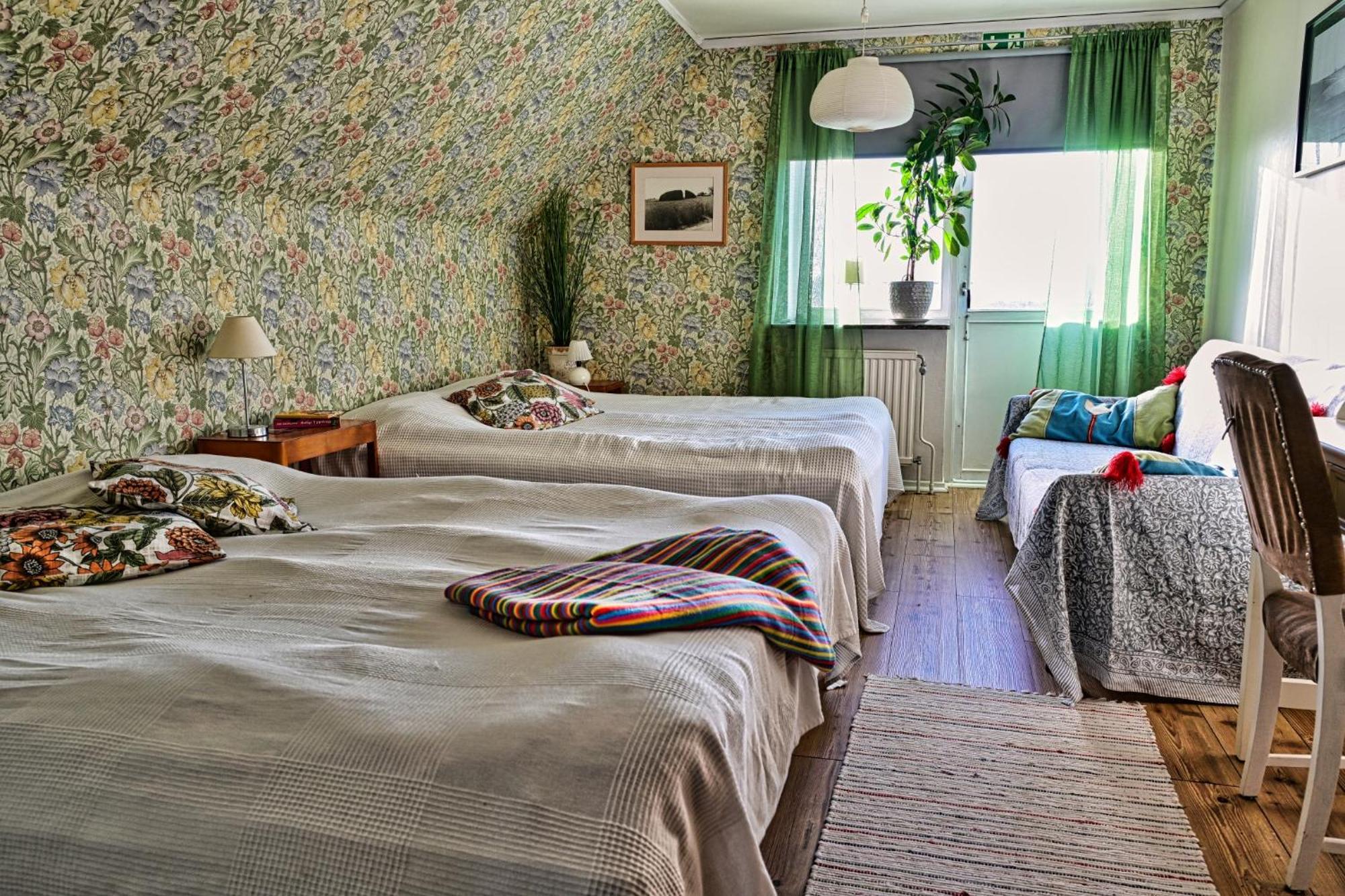 Bed And Books Pa Oesterlens Gaesthaerbaerge Glemminge 외부 사진